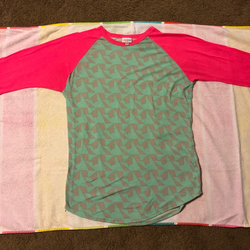 LuLaRoe Randy Tee Shirt